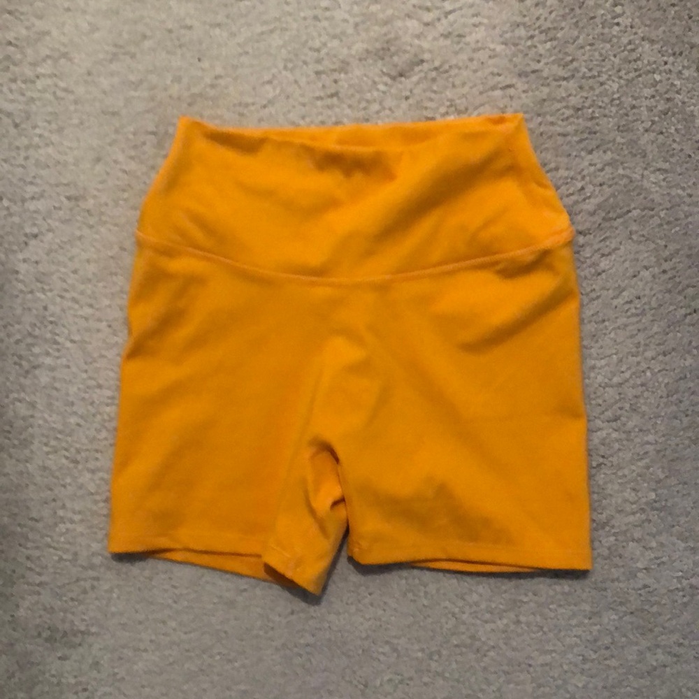 Saski Short - Picture 2 of 2